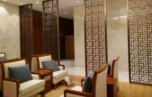 酒店不銹鋼屏風(fēng)安裝應(yīng)該注意什么？